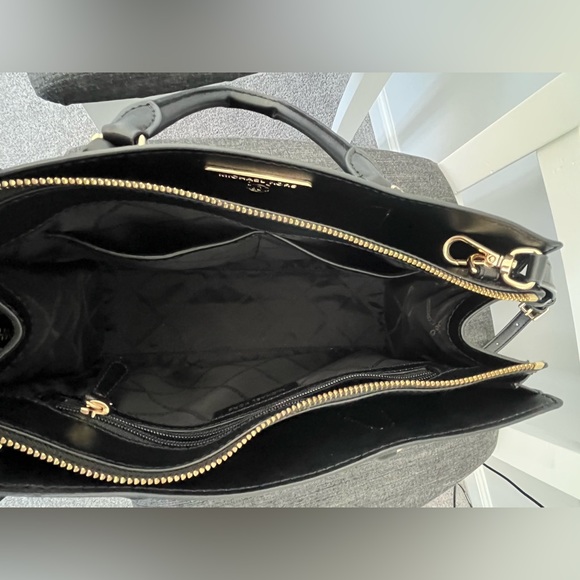 Authentic Michael Kors Purse - Picture 2 of 5